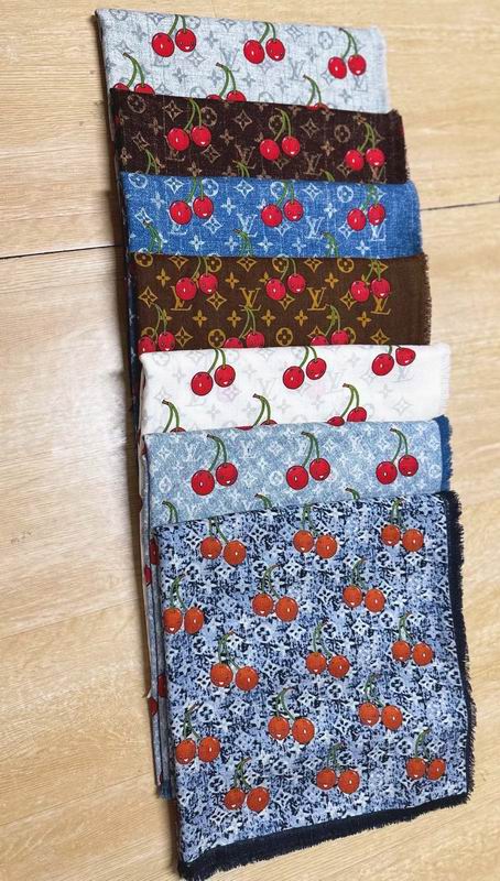 LV scarf 136X136cm E070736